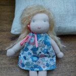 Petite Pervenche, une poupée Pique & Colegram