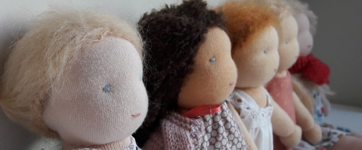 Kits de poupées Waldorf ou fournitures chez Pique & Colegram