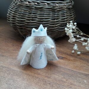 Le kit feutrine et bois de la reine de l'hiver, une création Pique & Colegram pour célébrer l'hiver