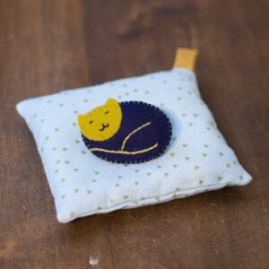 Le kit couture de la broche chat, une création Pique & Colegram