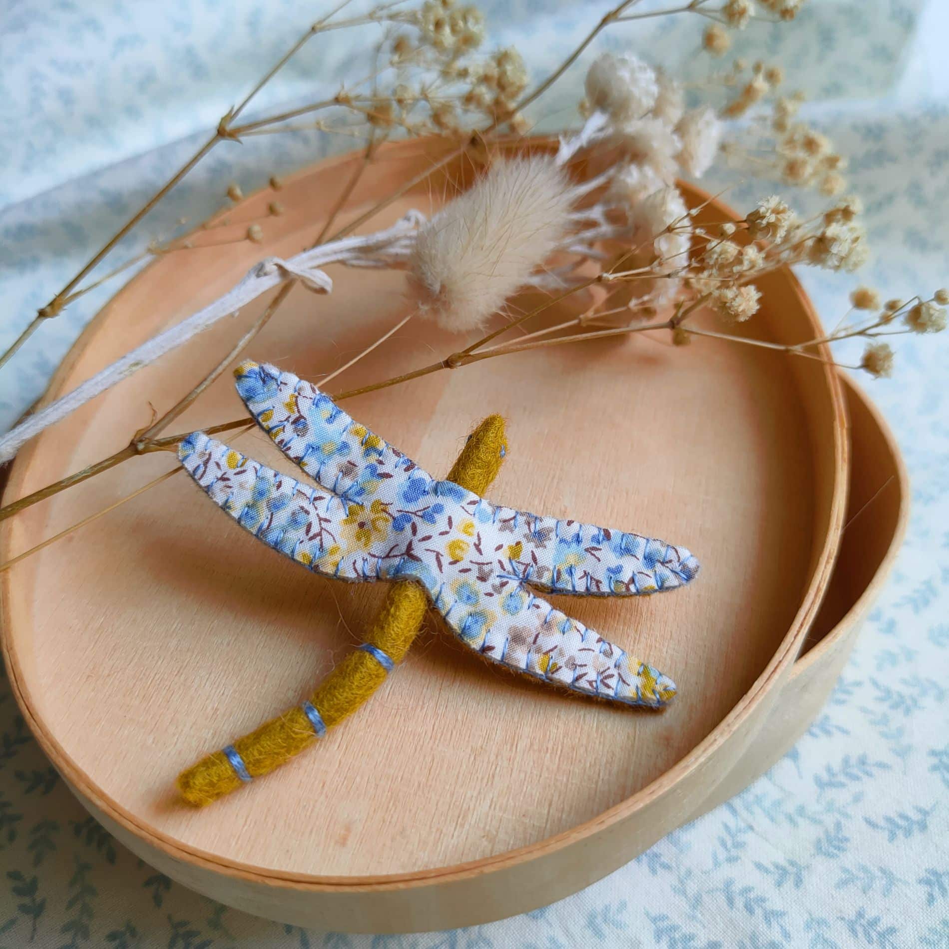 Chez Pique & Colegram vous trouvez des kits de couture pour confectionner des jouets et des accessoires.