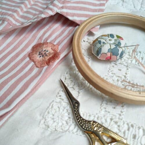 Pique & Colegram vous propose un cours de broderie pour apprendre les points de remplissage.