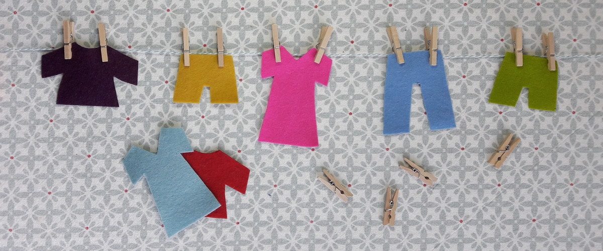 Pique & Colegram vous propose de multiples utilisations des pinces à linge en tant que matériel Montessori