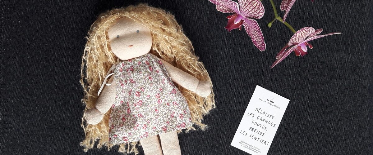 Pique & Colegram vous propose des jouets DIY, des kits couture et des kits broderie pour confectionner des jouet sains pour vos enfants