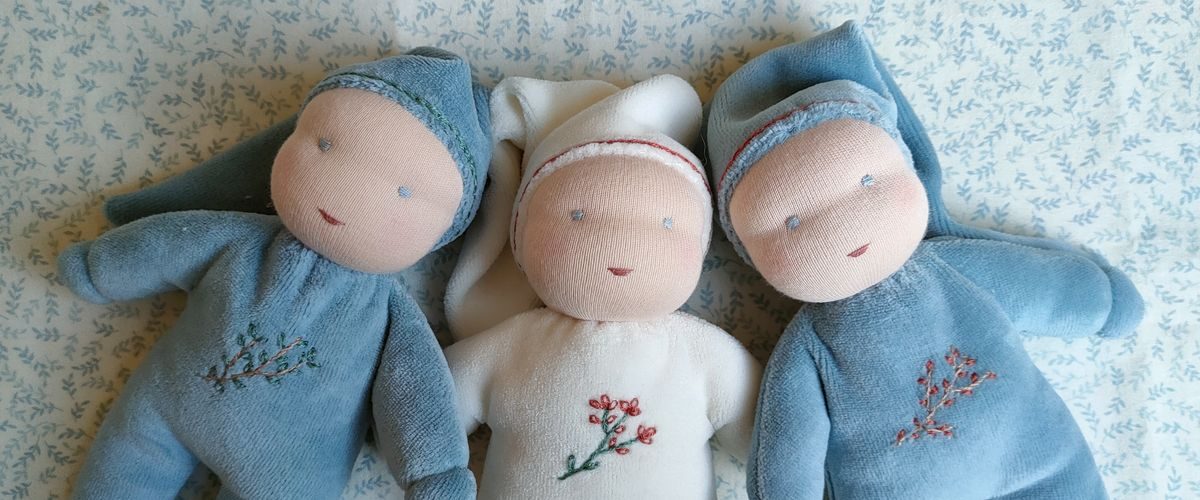 Pique & Colegram vous propose le kit doudou lutin à faire soi-même à partir de matières douces et respectueuses de l'enfant.